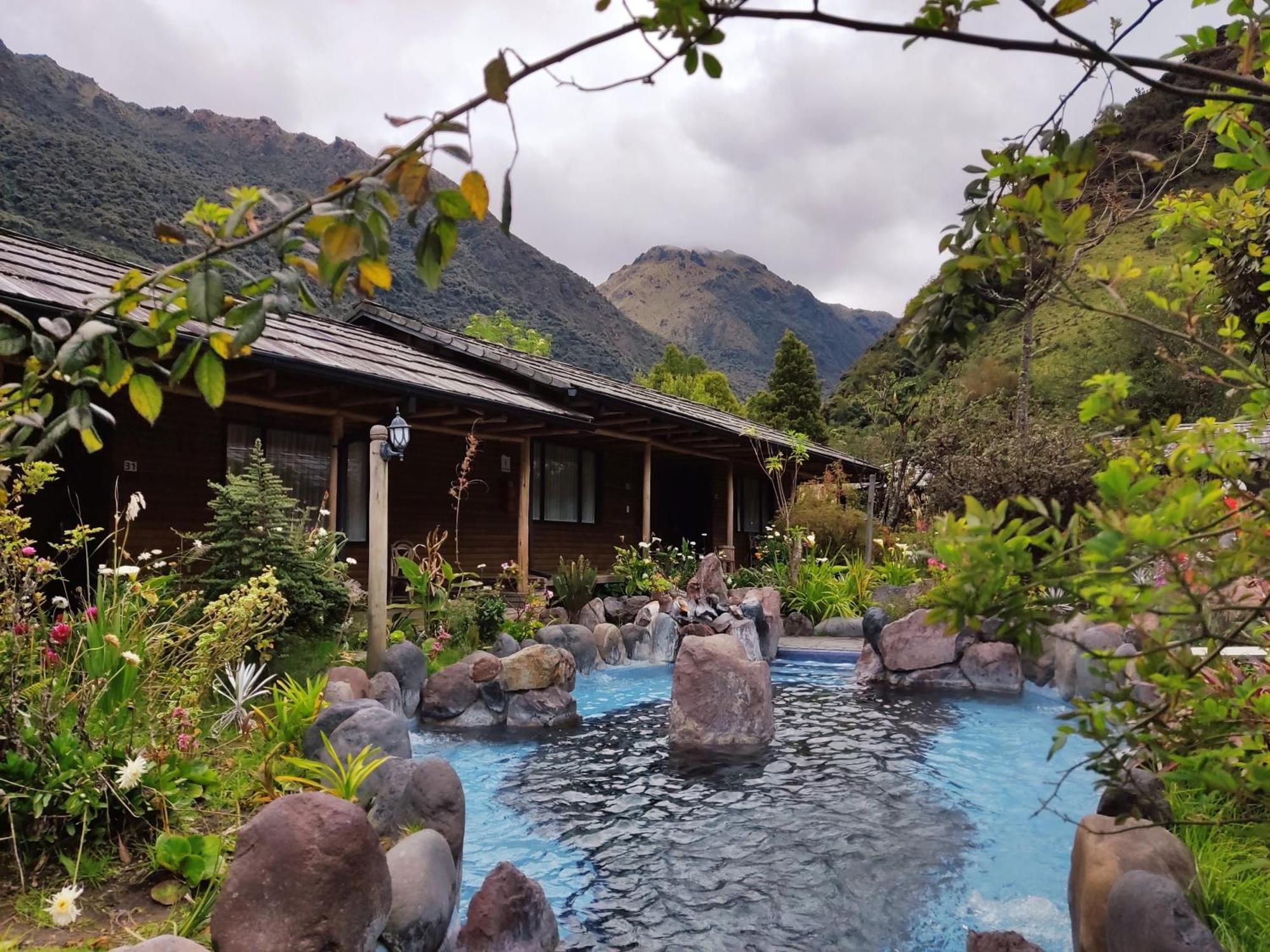 Termas De Папаякта Экстерьер фото Hot springs in Beitou