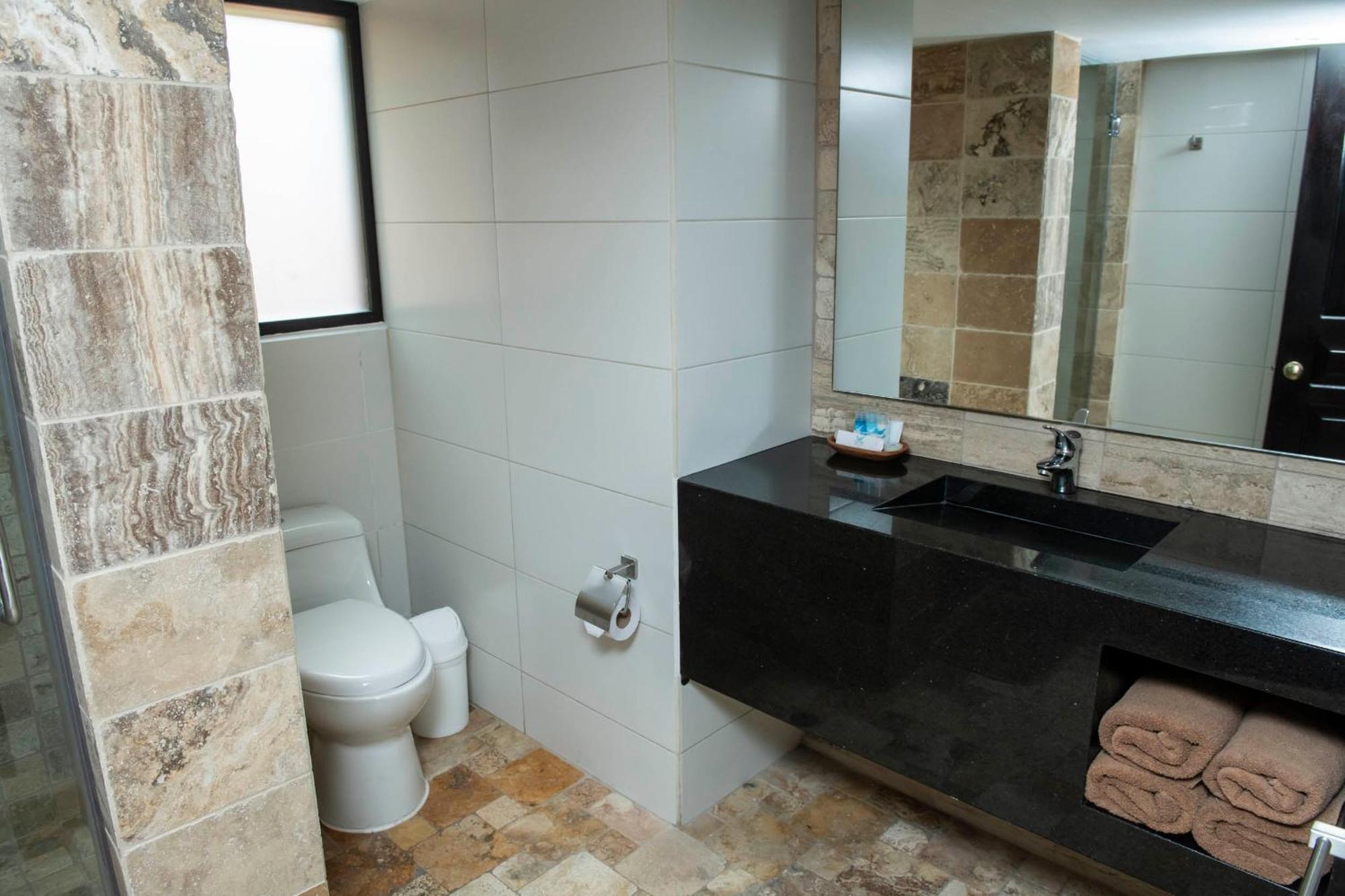 Termas De Папаякта Экстерьер фото Bathroom