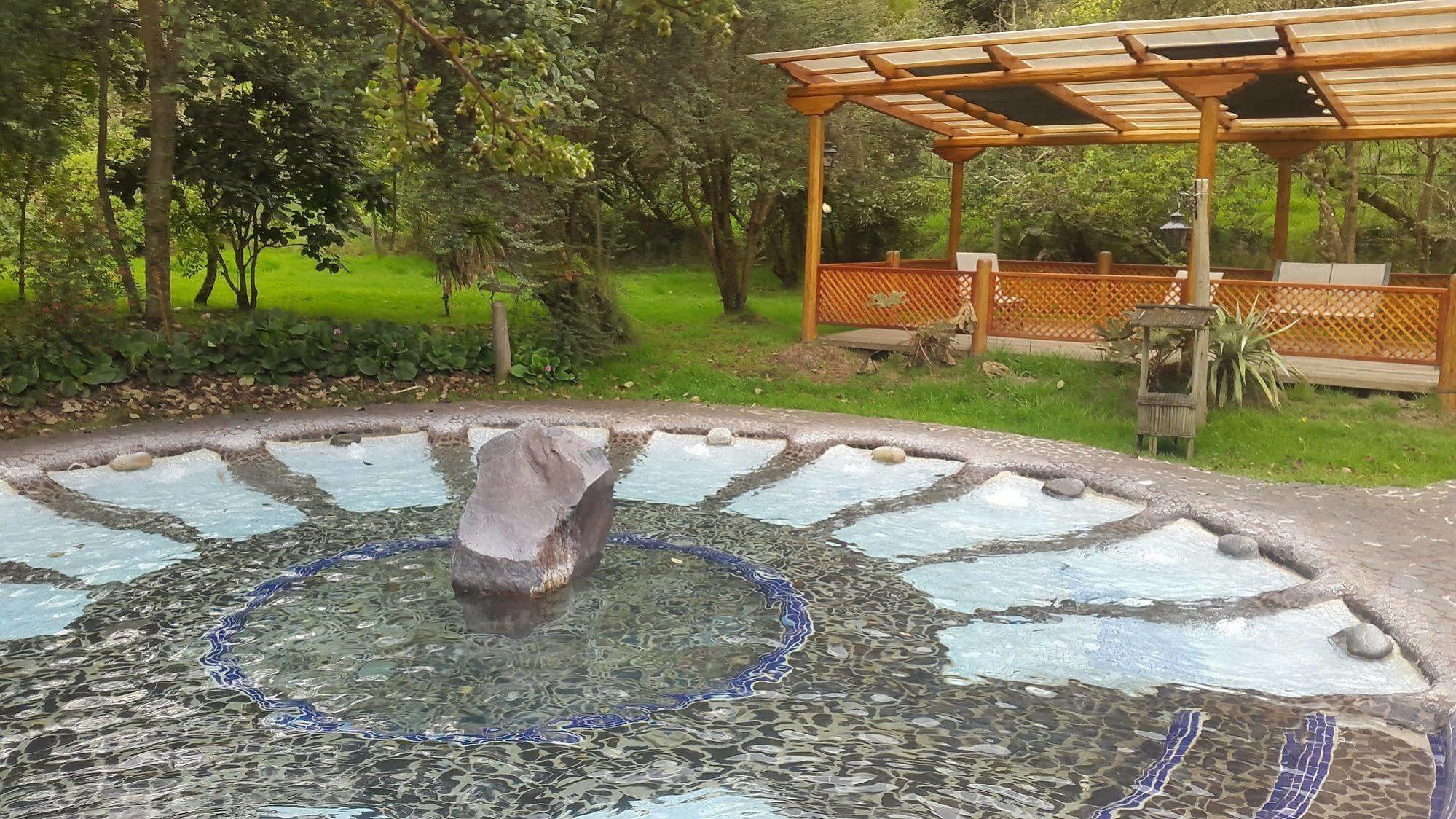 Termas De Папаякта Экстерьер фото The outdoor thermal pool